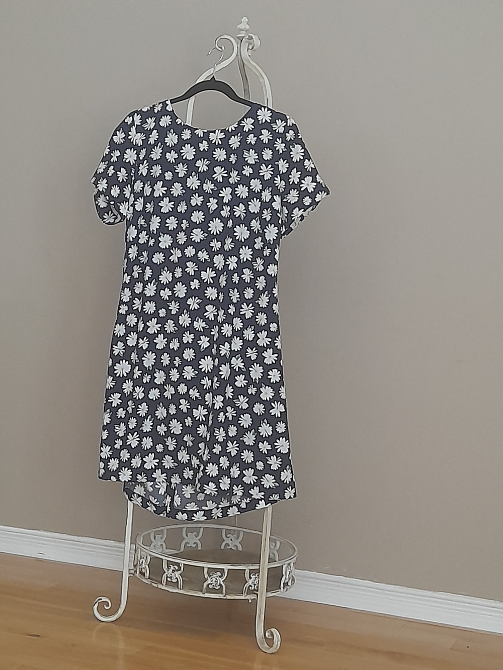 Old Navy Navy Daisy Midi Dress - Picture 2 of 11